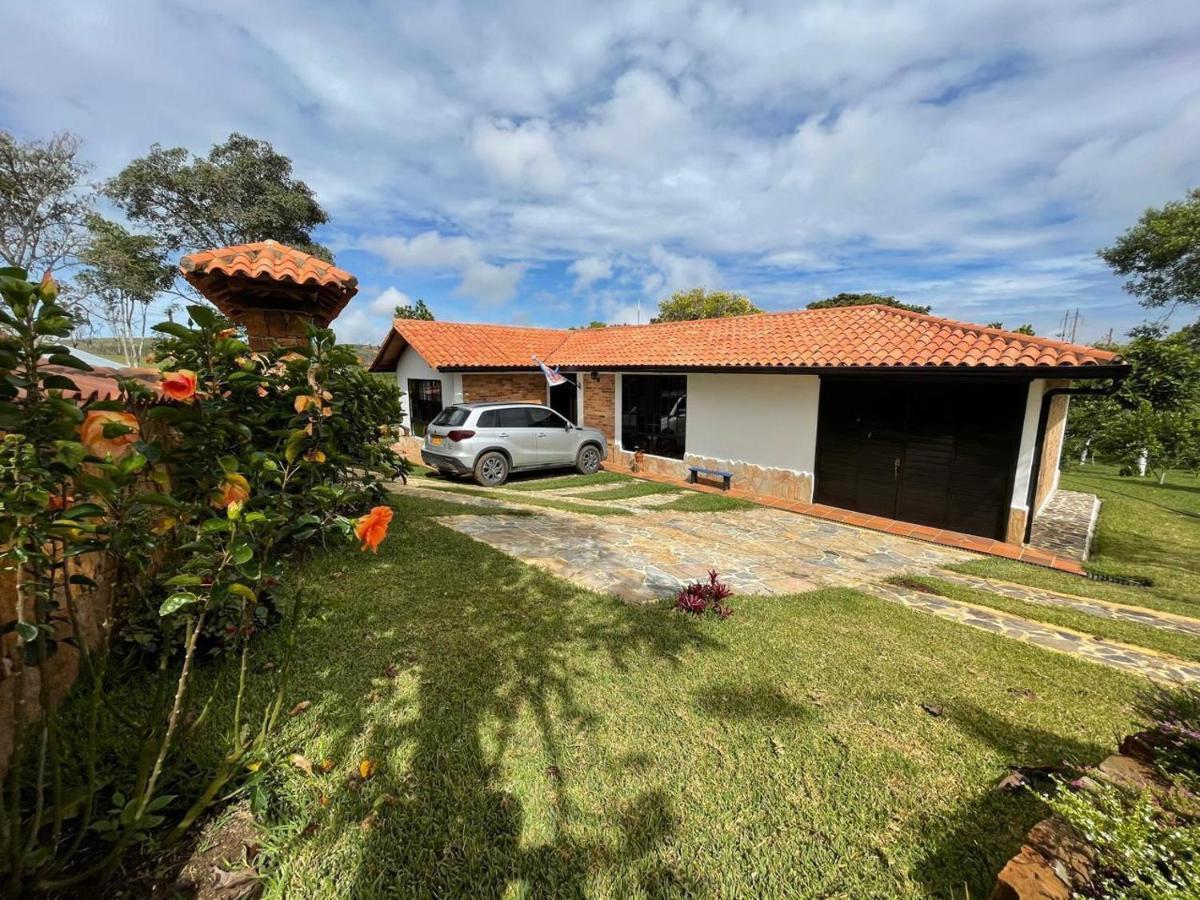 Casa De Campo Villa Tatiana- Mesa De Los Santos لوس سانتوس المظهر الخارجي الصورة